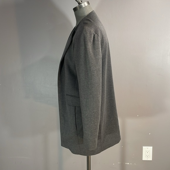 Dalia size large grey blazer NWT classic capsule piece great for workwear - Picture 3 of 17
